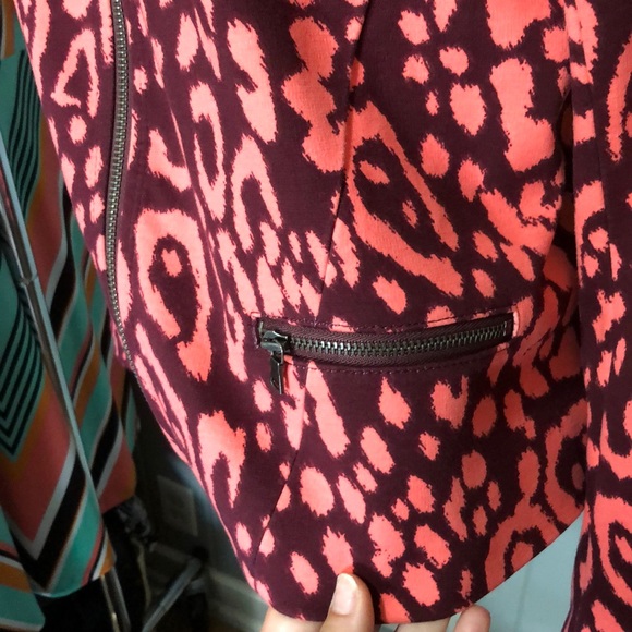 Gap print print zip up jacket size 2 - Picture 2 of 6